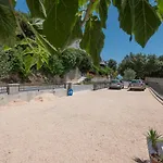 Апартаменты Family Friendly Seaside - Mala Duba, Makarska - 19149 Живогошче