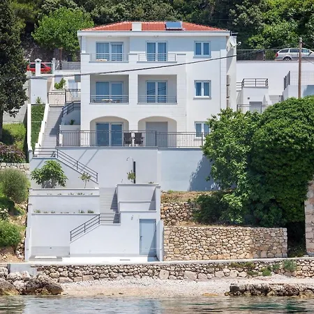 Апартаменты Family Friendly Seaside - Mala Duba, Makarska - 19149 Живогошче