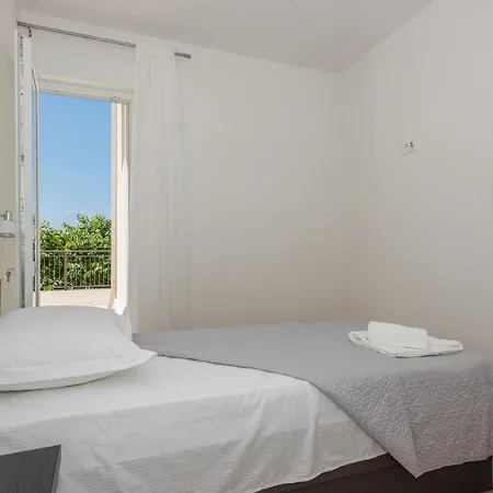Apartment Family Friendly Seaside - Mala Duba, Makarska - 19149